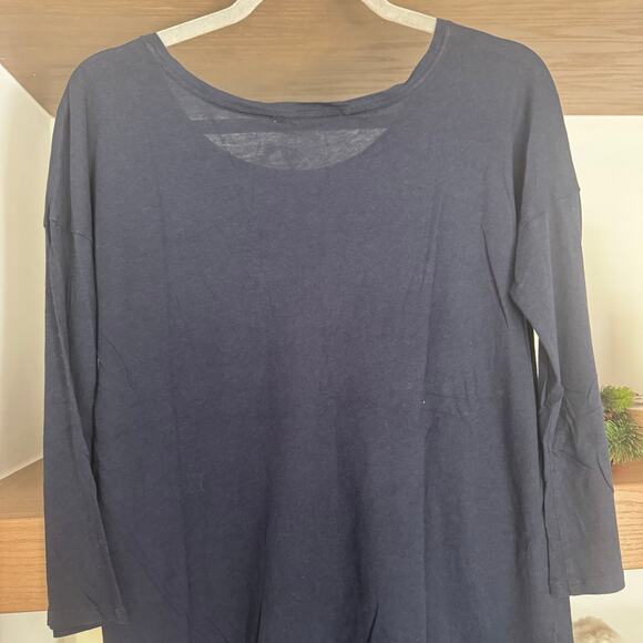 Gap Modal Blend, Front Pocket 3/4 Sleeve Top in Navy - Picture 4 of 5